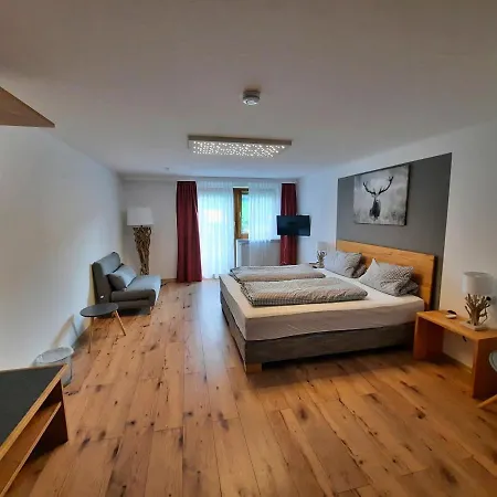 Hotell Albrecht 3*